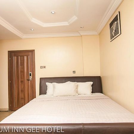 Platinum Inn Gee Hotel Suru Lere Exterior foto