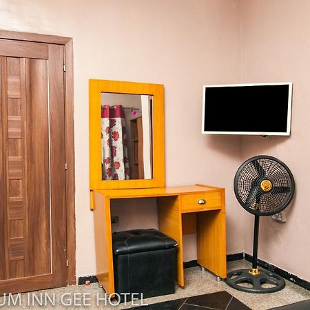 Platinum Inn Gee Hotel Suru Lere Exterior foto