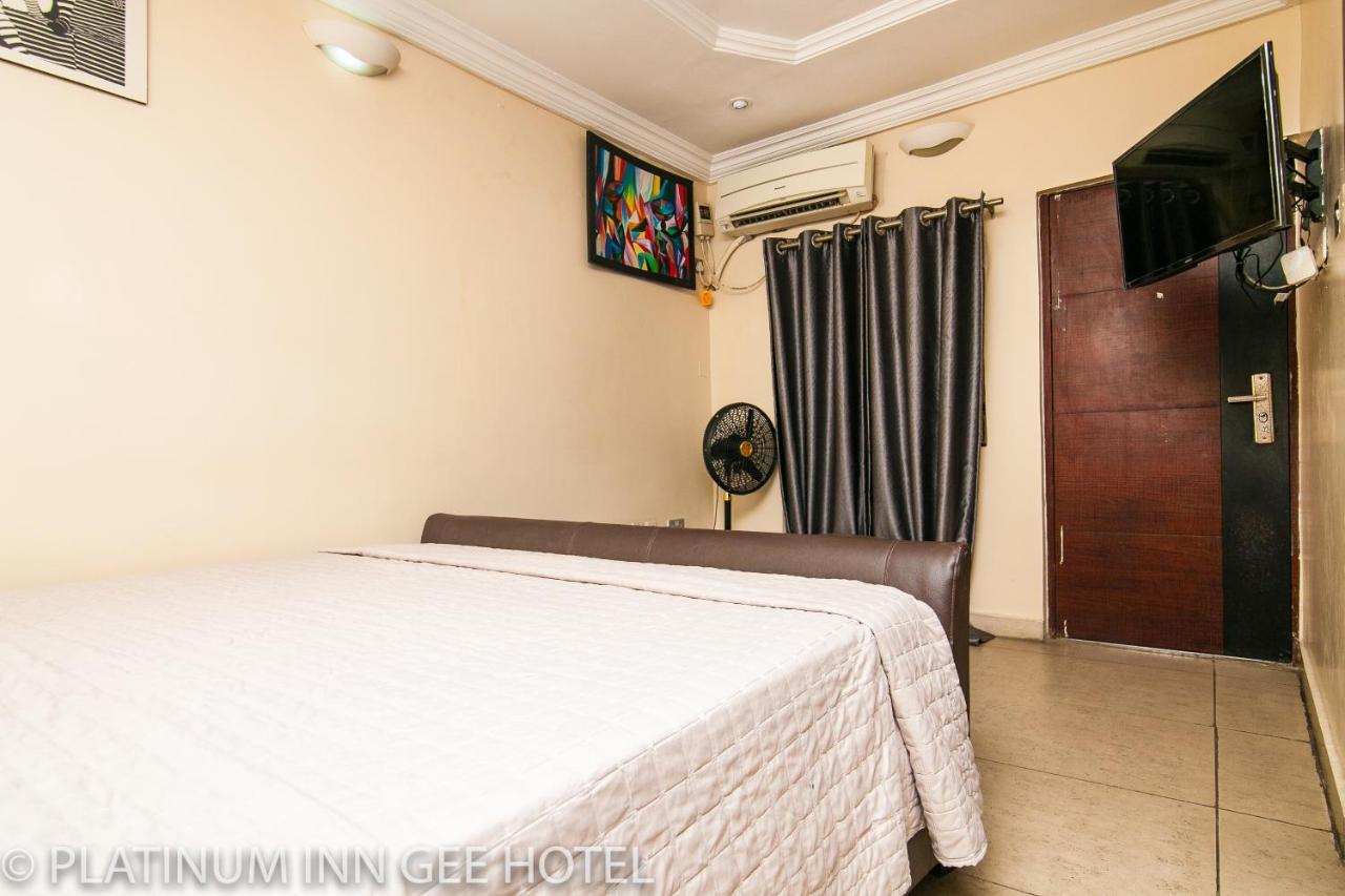 Platinum Inn Gee Hotel Suru Lere Exterior foto