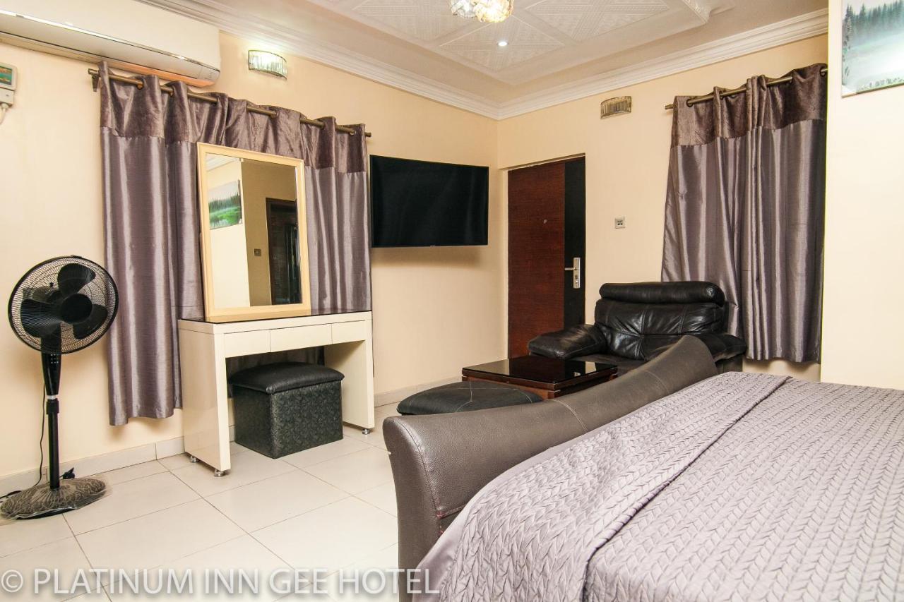 Platinum Inn Gee Hotel Suru Lere Exterior foto